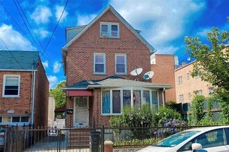 Building Photo - 160-11 72nd Ave