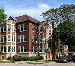 Building Photo - 2946 N Pine Grove Ave