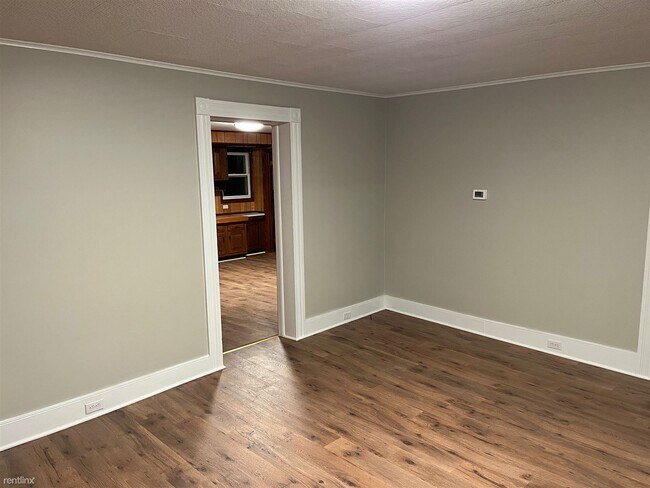 Building Photo - 2 br, 1 bath Duplex - 17 Spencer Street Lower