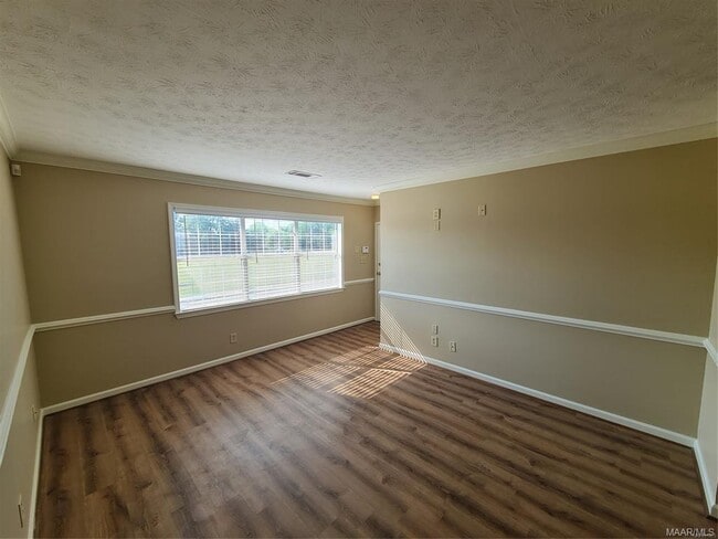 Building Photo - 3709 Le Bron Rd