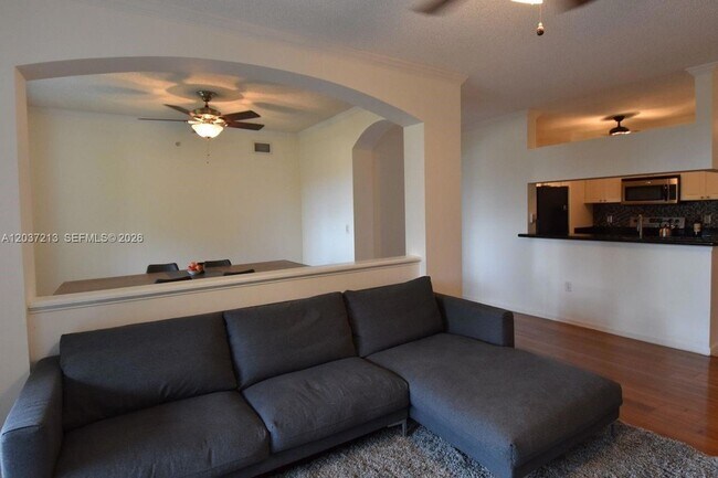 Foto del edificio - 17150 N Bay Rd