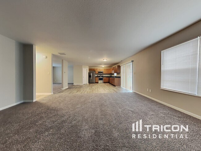 Foto del edificio - 800 Waterway Dr
