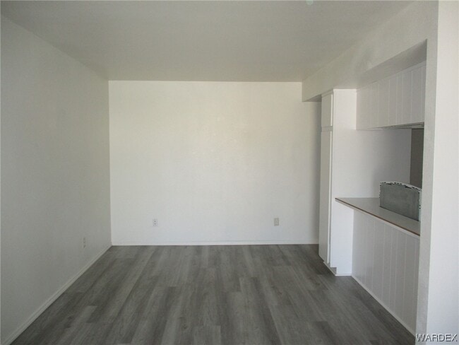Building Photo - 5080 La Calzada Rd