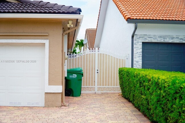 Foto del edificio - 9143 NW 146th Terrace