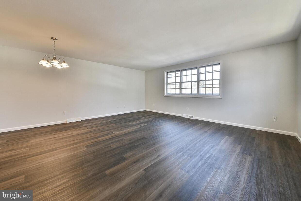 Foto principal - 127 Lorraine Ave