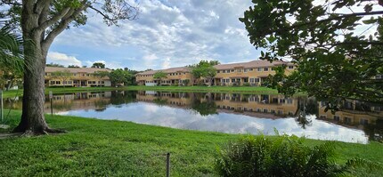 Building Photo - 4305 Coventry Pointe Way