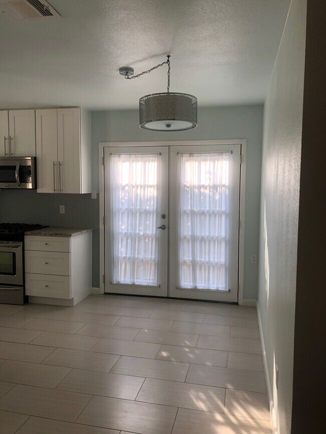 Building Photo - 108 Meteor Dr