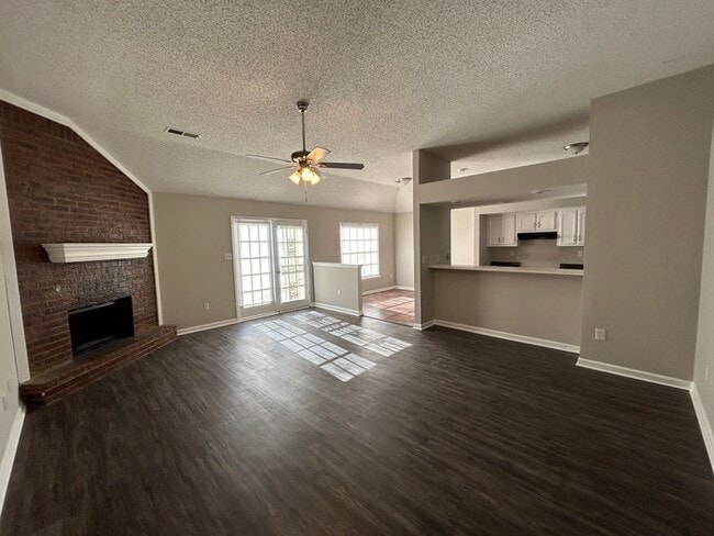 Building Photo - 4258 Ross - Available Now!
