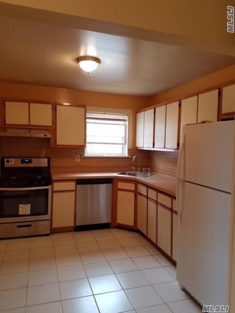 Building Photo - 107-20 Springfield Blvd