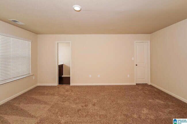 Foto del edificio - 484 Clover Cir
