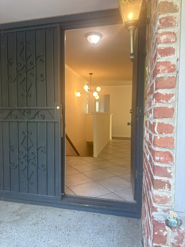 Foto del edificio - 73 Sweeney Ct