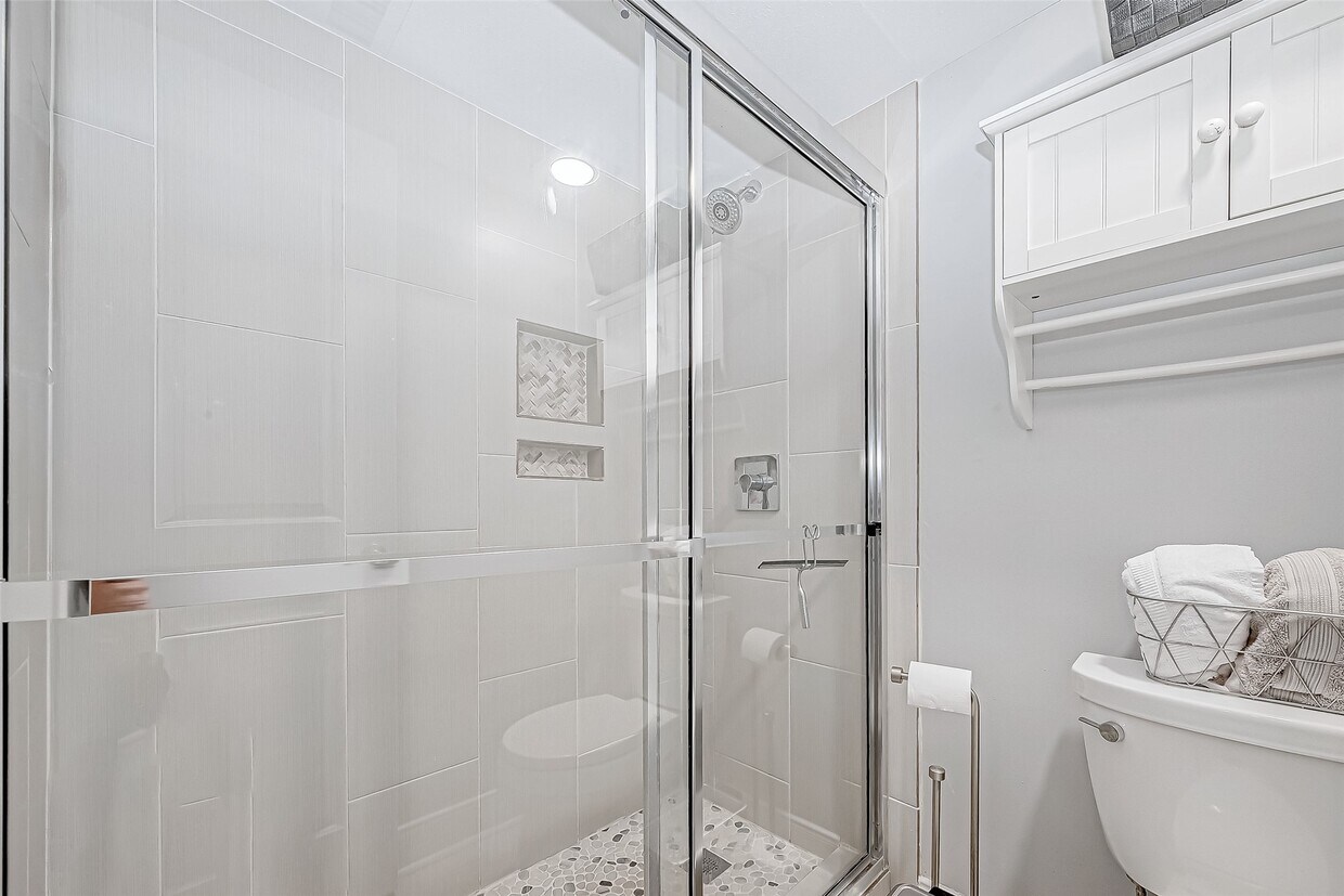 Foto del edificio - 1860 White Oak Dr