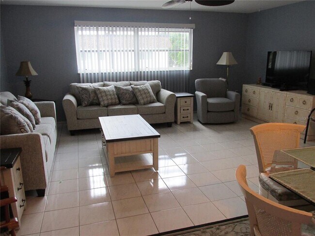 Building Photo - 616 Flamingo Dr