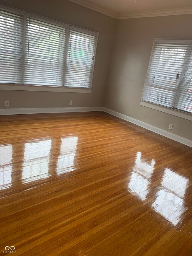 Foto del edificio - 2124 Broadway St