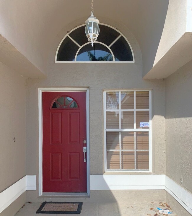 Building Photo - 3/2 Pool Home in Manderley Run