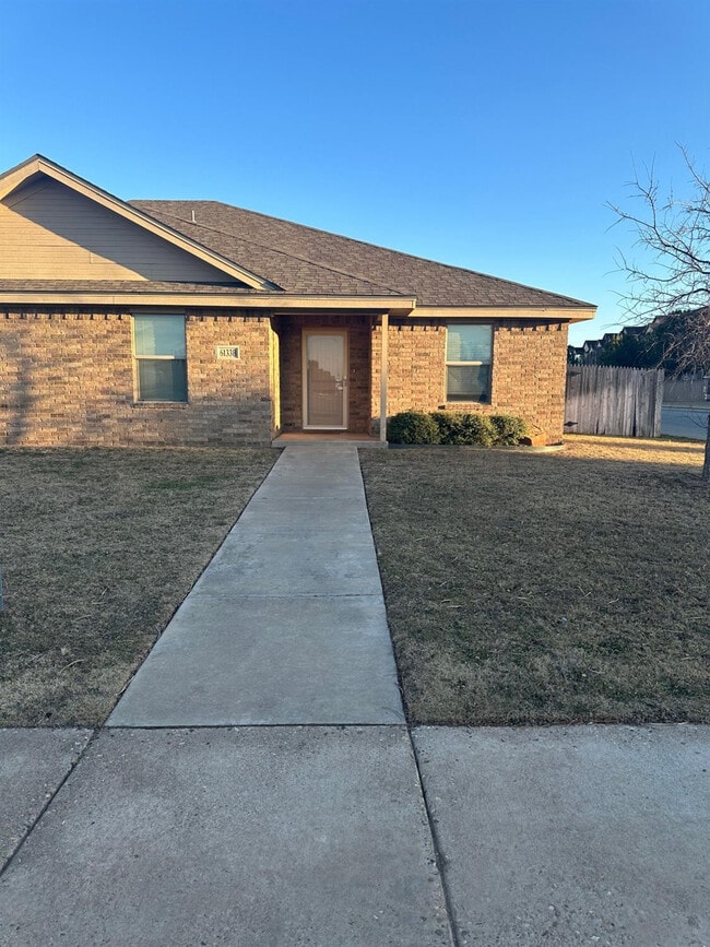 Building Photo - 6133 72nd Pl