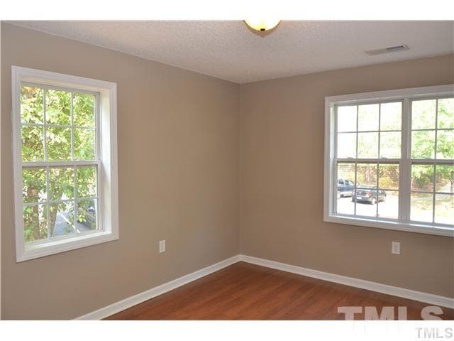 Foto del edificio - 3000 Centennial Woods Dr