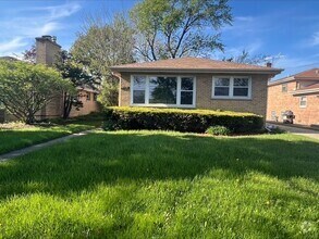 Building Photo - 4538 Dempster St