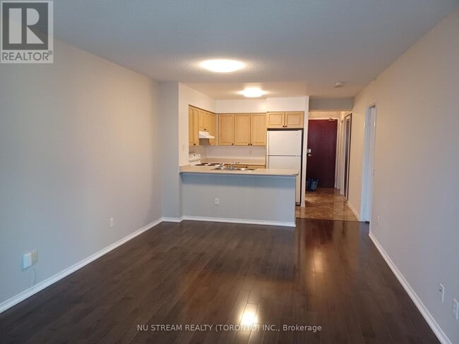 Building Photo - 750 Bay St.