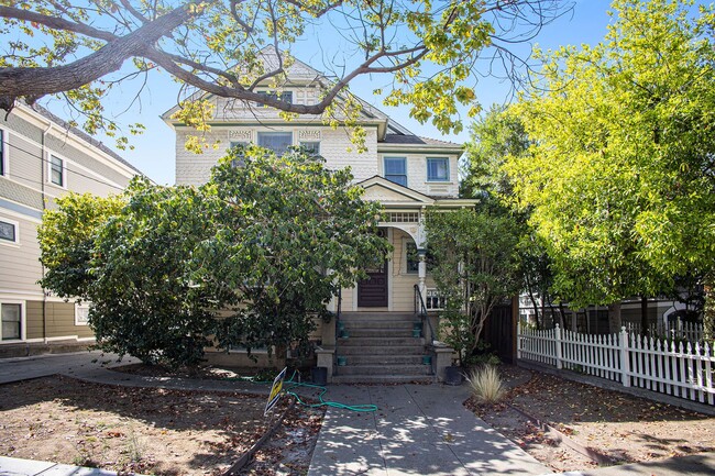 Photo - 1828 Clinton Ave Apartment