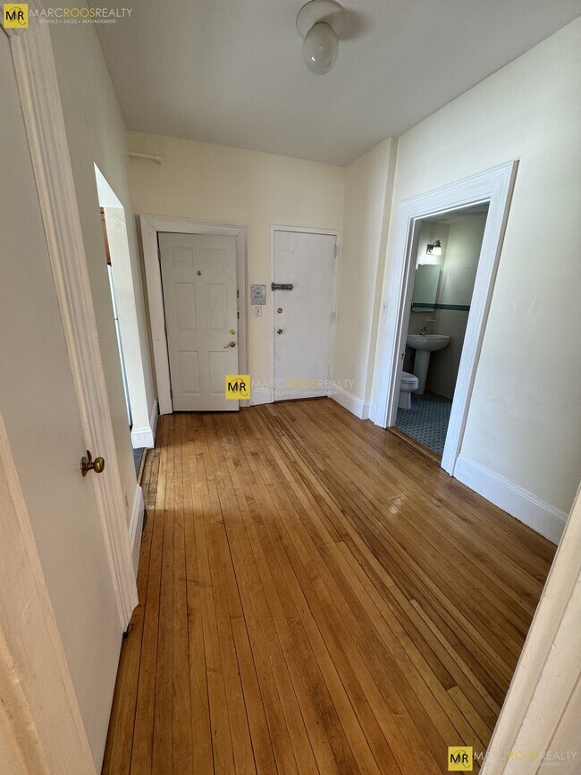 Foto del edificio - 465 Park Dr