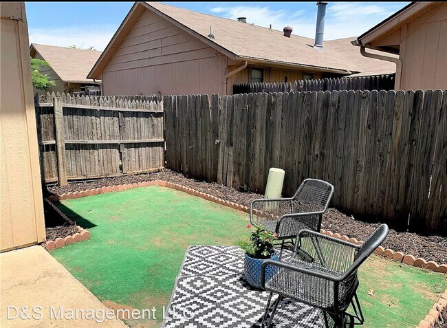 Building Photo - 3 br, 2.5 bath House - 8161 NW 23rd