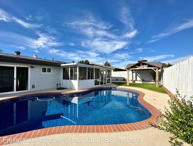 Building Photo - 3 br, 2 bath House - 9339 Cadorette Ave