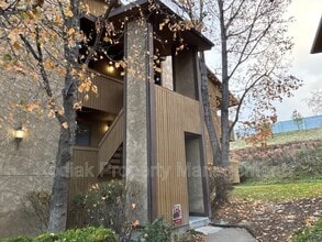 Building Photo - 9175 S Jefferson Pl