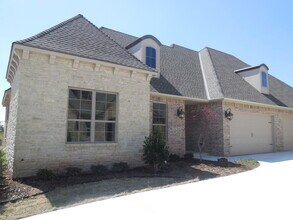 Building Photo - 3316 Enclave Ln