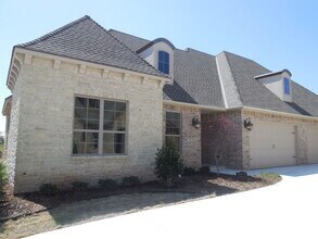 Building Photo - 3316 Enclave Ln