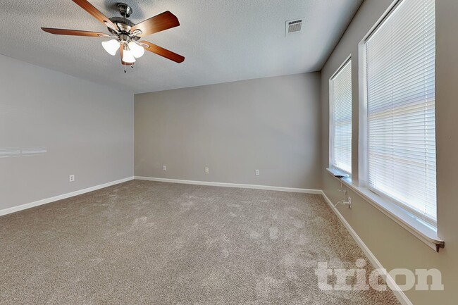 Foto del edificio - 5425 Brickleberry Way