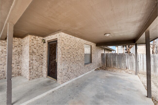 Building Photo - 7625 Evergreen Rd