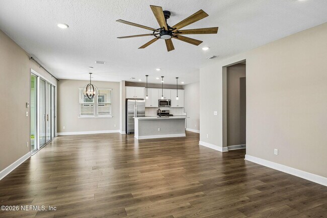 Foto del edificio - 3528 Cunningham Rd