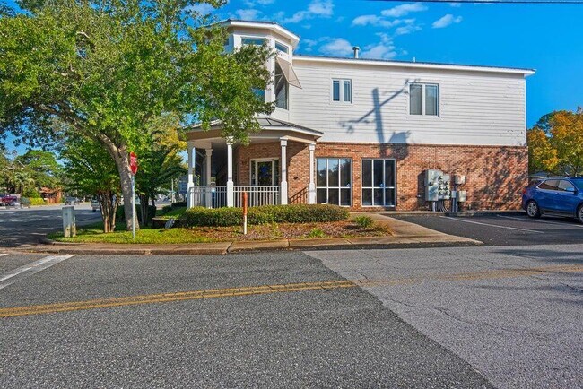 Foto del edificio - 119 Beal Pkwy SW