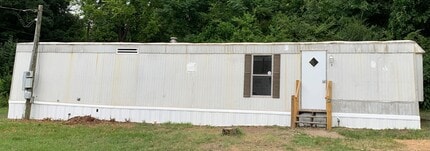 Building Photo - 9 Sandy Ln
