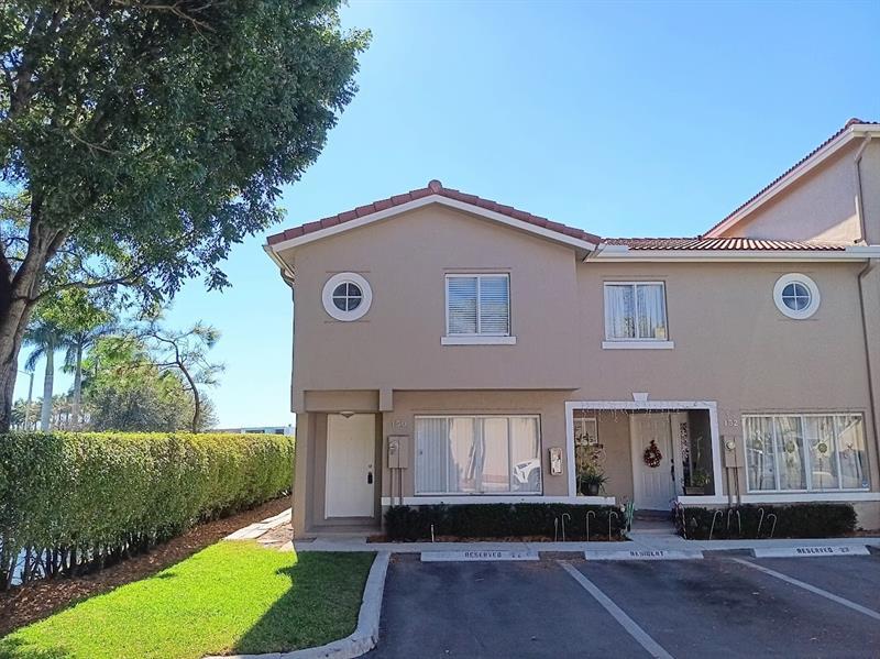 Foto principal - 150 Riviera Cir