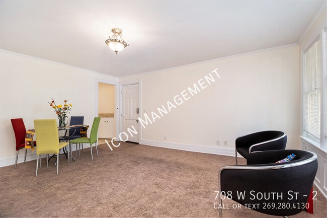 Foto del edificio - 708 W South St