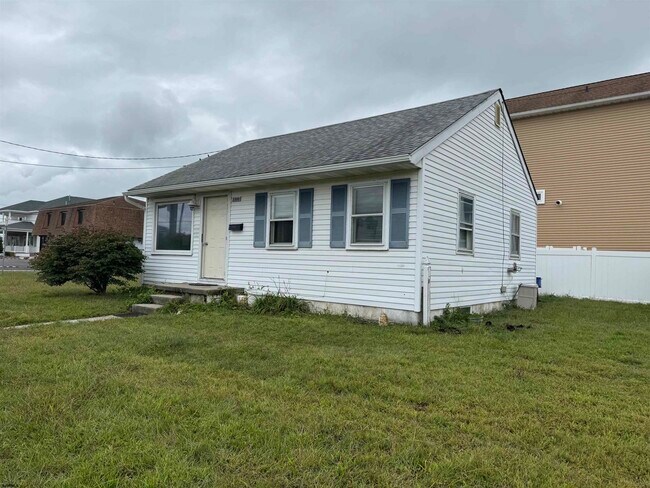 Building Photo - 3500 Bayshore Ave
