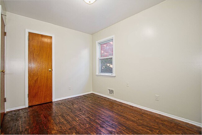 Building Photo - 8922 Avenue L