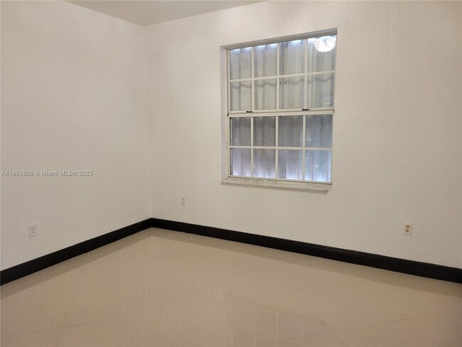 Foto del edificio - 8900 NW 148th Terrace