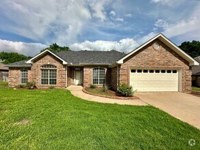 Building Photo - 16741 Terrebonne Dr