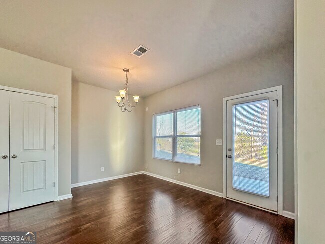 Foto del edificio - 182 Daisy Cir