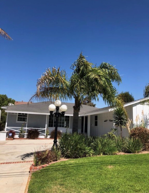 Foto principal - 413 W Acacia Ave