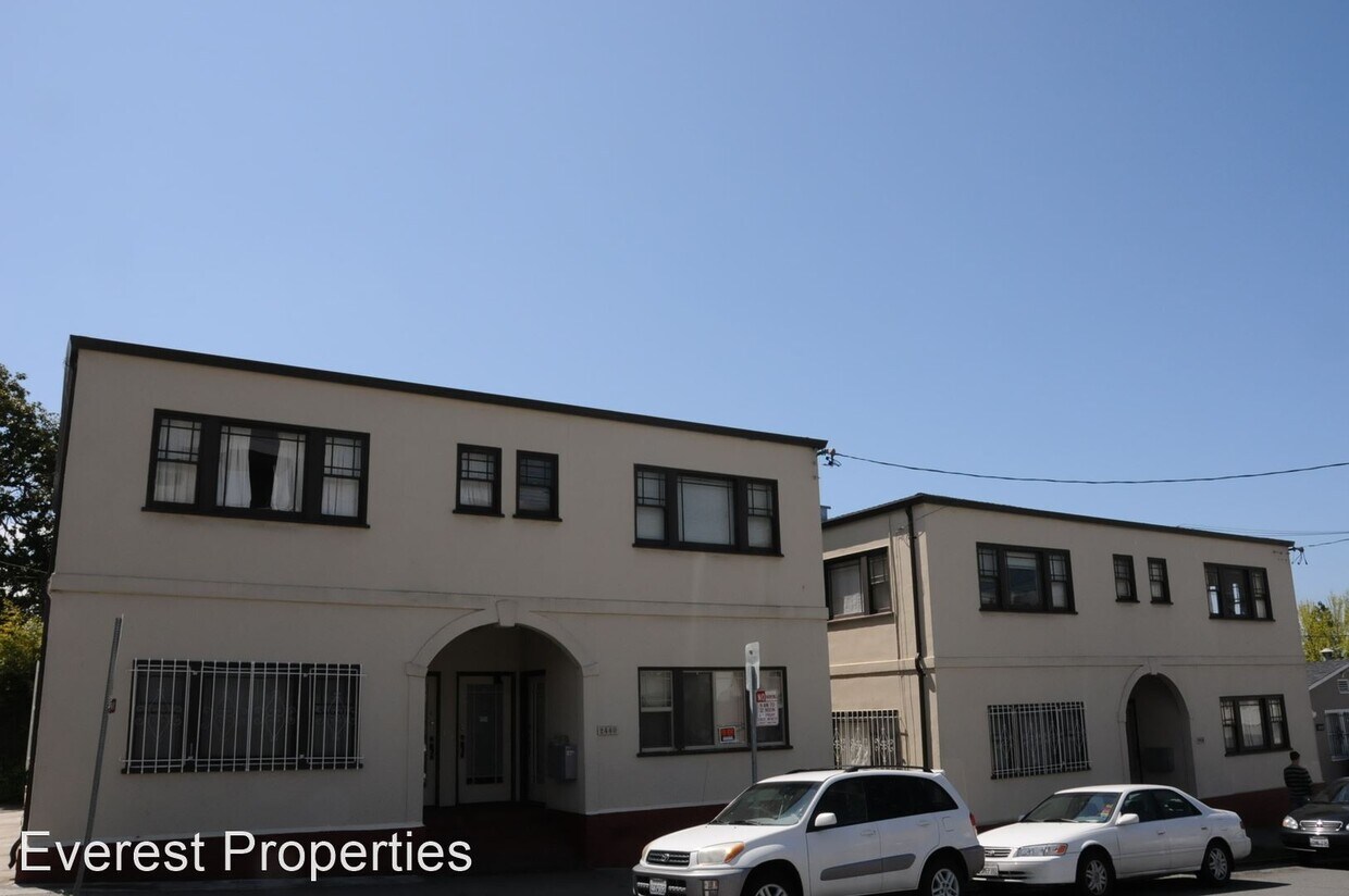 Primary Photo - 2456-2460 Parker St