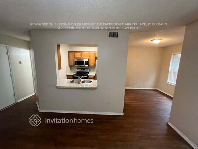 Foto del edificio - 1562 Sunset Village Dr