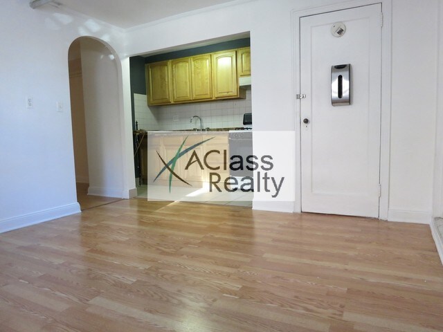 Building Photo - 4906 30th Ave