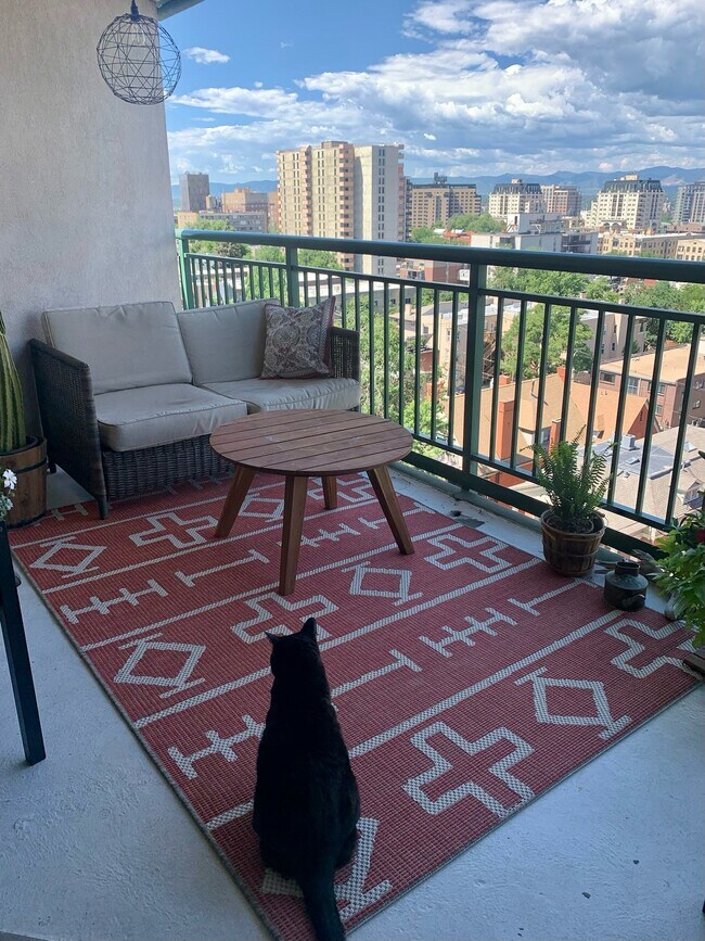 Foto del edificio - 550 E 12th Ave