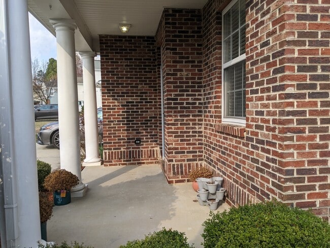 Building Photo - 3741 Tryon Ridge Dr