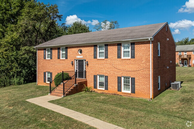 Building Photo - Cardinal's Crest Apartments