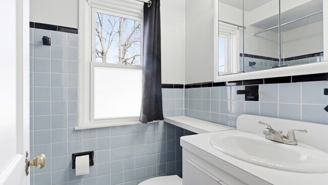 Foto del edificio - 2116 Michigan Blvd